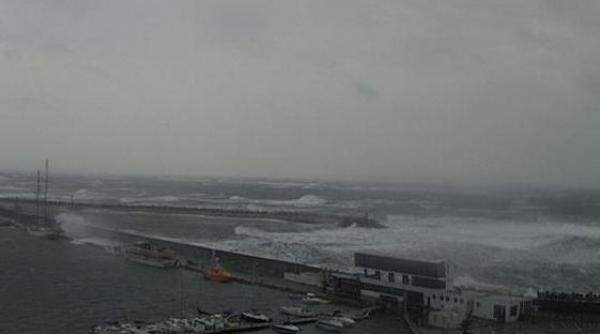 porturile maritime din constanta au fost inchise din cauza vantului puternic