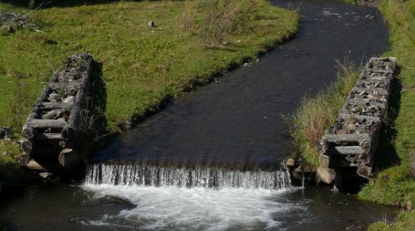 prefectul sucevei a oprit atentatul ecologic de pe neagra brostenilor constructia celor sapte microhidrocentrale a fost blocata