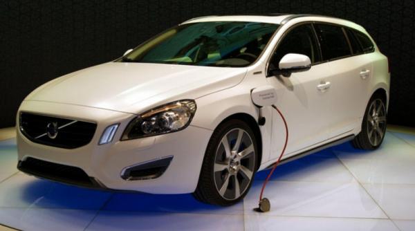 volvo l a confirmat pentru anul viitor pe v60 plug in hybrid