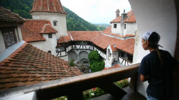 castelul bran organizeaza ceremonii speciale de halloween