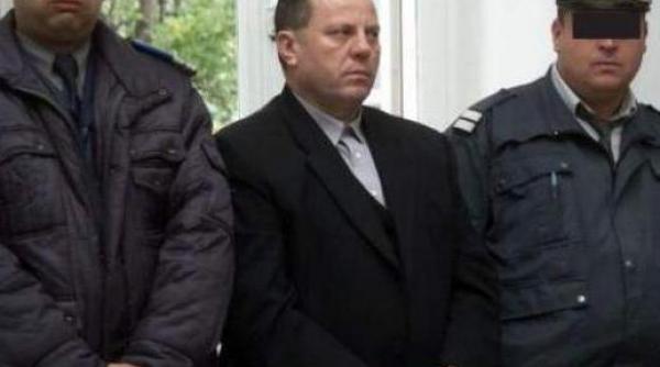 daune morale pentru consilierul lui miky spaga fanel pavalache va primi 10 000 euro pentru ca a fost tinut cu fumatori in celula