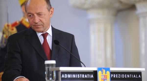 basescu cere urgentarea a doua proiecte de lege privind statutul judecatorilor si asistenta sociala