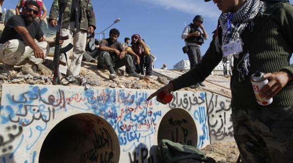 dupa 42 de ani de putere gaddafi a fost invins de sobolani