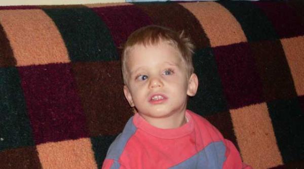 traieste in bezna de cand s a nascut