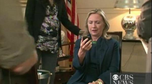 vezi cum reactioneaza hillary clinton cand afla de capturarea lui gaddafi