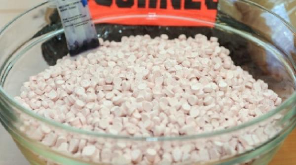 comprimate ecstasy in valoare de 50 000 de euro gasite la patru tineri din bucuresti