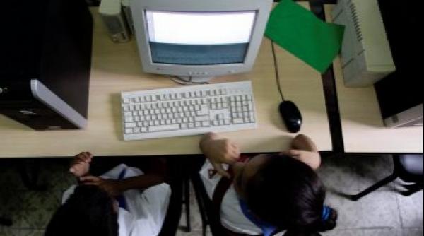 romanii habar n au ce fac copiii lor pe internet vezi recomandarile specialistilor