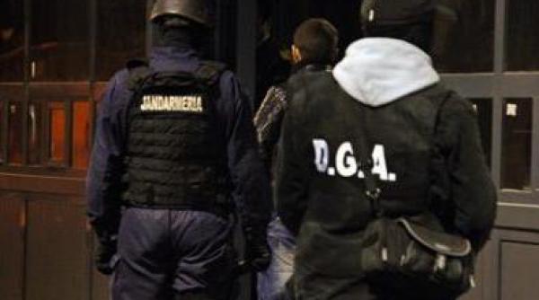 descinderi in sase judete este vizata o retea de falsificatori de bani