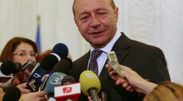 basescu romania a imprumutat anul acesta 15 miliarde de euro pentru a si acoperi cheltuielile