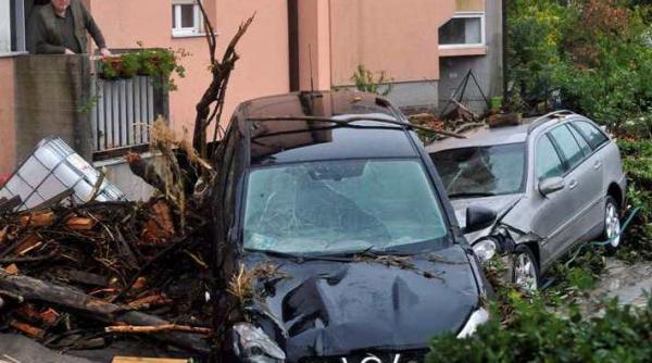 inundatiile fac ravagii in italia cinci persoane au murit opt au fost date disparute