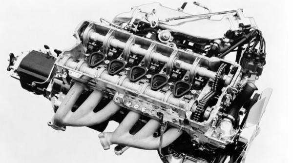 mercedes benz va produce propulsoare cu 6 cilindri in linie incepand cu 2015