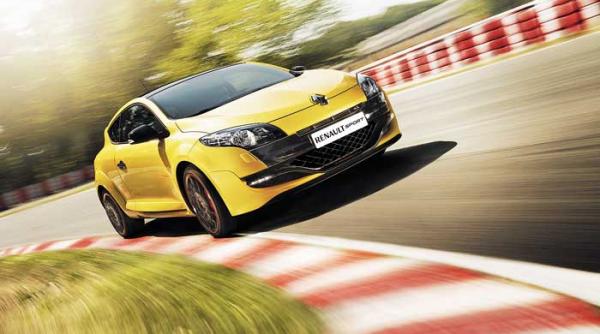 megane rs dinamita pe patru roti