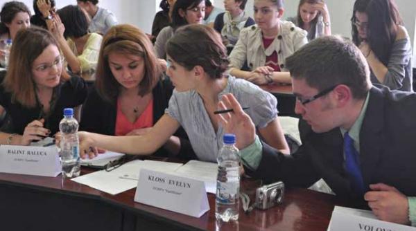 pro si contra din perspectiva tinerilor