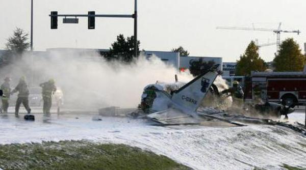 accident aviatic langa vancouver cinci persoane sunt in stare critica in urma prabusirii unui avion de mici dimensiuni