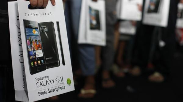 samsung a vandut in trei luni cu peste 10 milioane de smartphone uri mai mult decat apple