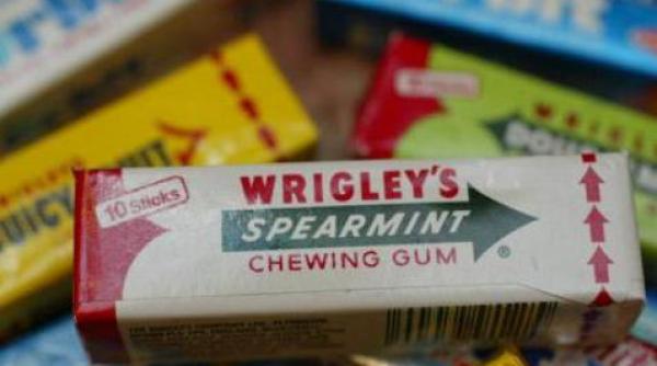 the telegraph romanii fura guma de mestecat din marea britanie ca s o dea rest in magazinele de acasa