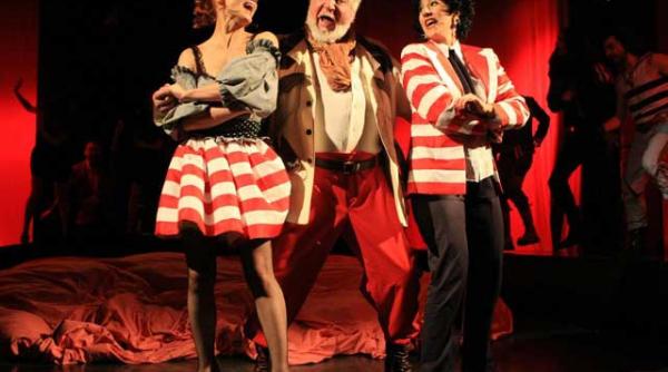 in fnt cate n luna si in stele