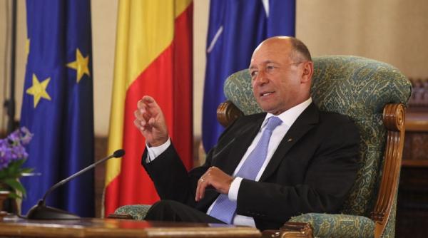 basescu cere parlamentului adoptarea de urgenta a unor legi printre ele legea asistentei sociale