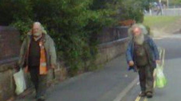 doi cersetori au devenit celebritati pe facebook vezi cine sunt vagabonzii mos craciun foto