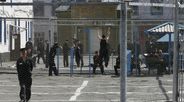 40 dintre detinutii din romania spun ca erau drogati cand au comis fapta