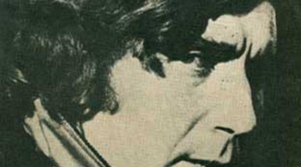 eternitatea poetilor nu incape in calendarele noastre grabite