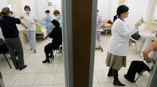 gripa nu a ajuns inca in romania ministerul sanatatii pregateste un milion de doze de vaccin