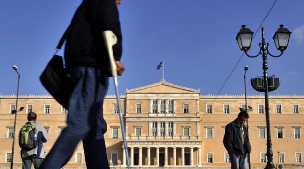 lumea sta sa se darame domino ul financiar incepe sa crape