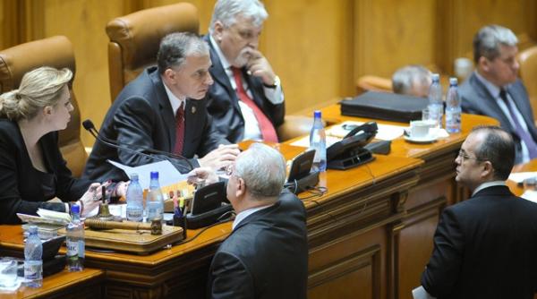 coalitia vrea iar scaunul lui geoana