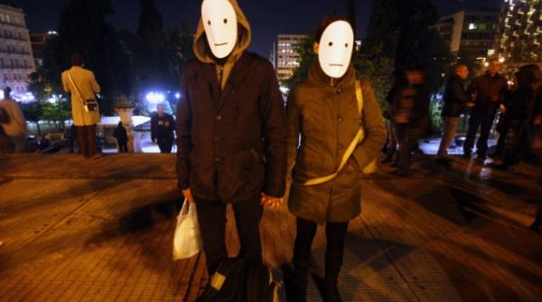 parlamentul de la atena asediat de protestatarii la adresa masurilor de austeritate