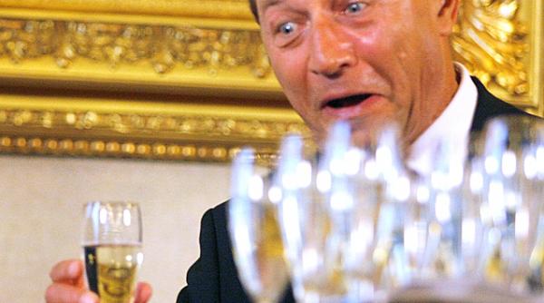 traian basescu implineste 60 de ani vezi cum si a serbat ziua de nastere de cand a fost ales presedinte