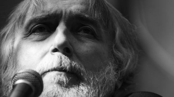 ziaristul ireductibil adrian paunescu