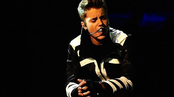 justin bieber tatic el s a decis sa accepte testul de paternitate