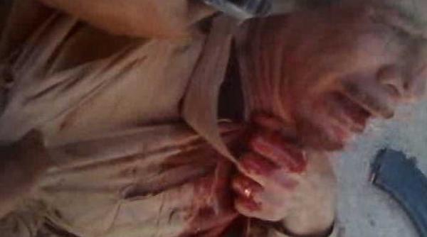 gaddafi manca din gunoaie