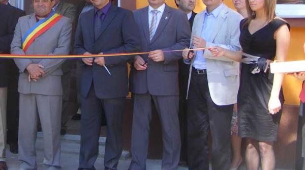 presedintele cj arad da contracte cu dedicatie coincidentele unui mandat manos