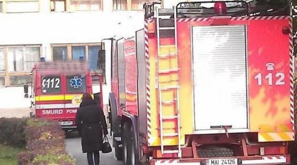 elevii liceului alexandru ioan cuza din iasi evacuati din cauza unui incendiu