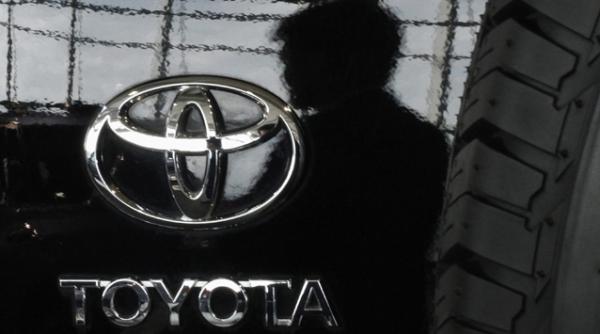 toyota cheama in service 550 000 de masini pentru probleme de stabilitate