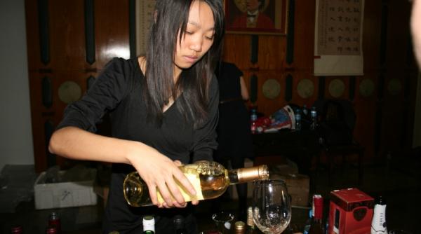 vinurile romanesti au obtinut trei medalii la targul international de la guangzhou