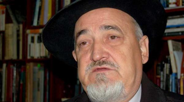 ion solcanu creste gaini si planteaza butasi de vie