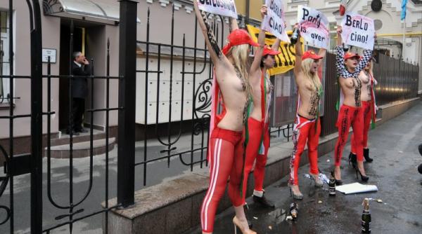 14 noiembrie 2011 imaginile zilei