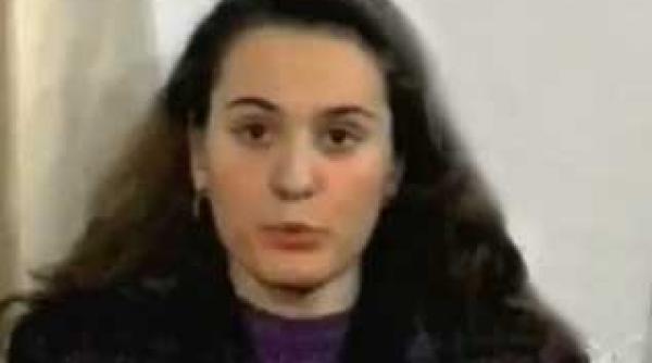 andreea esca la prima emisie video