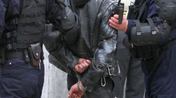 descinderi simultane in franta si romania este vizata o retea de trafic de carne