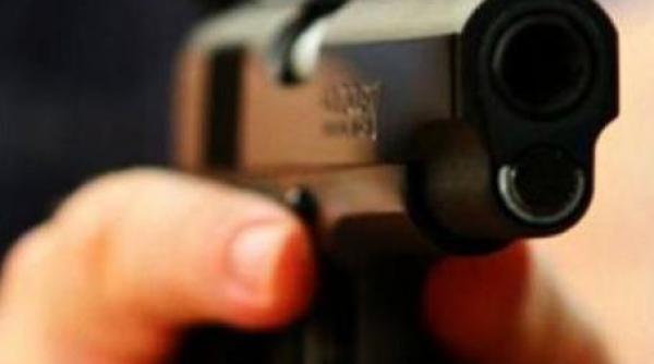 focuri de arma in cartierul giulesti din capitala un barbat a fost ranit de politisti