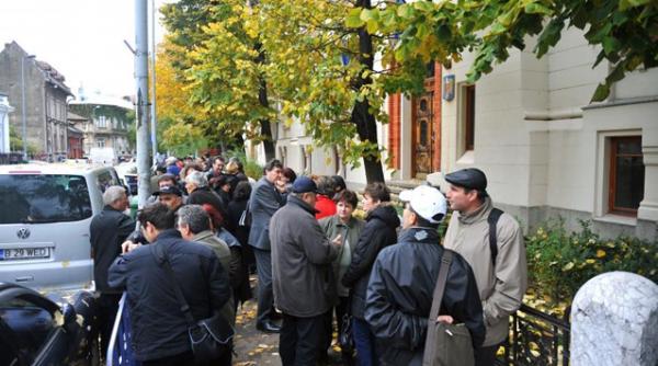 protest la ministerul educatiei profesorii cer deblocarea salariilor si a angajarilor in 2012