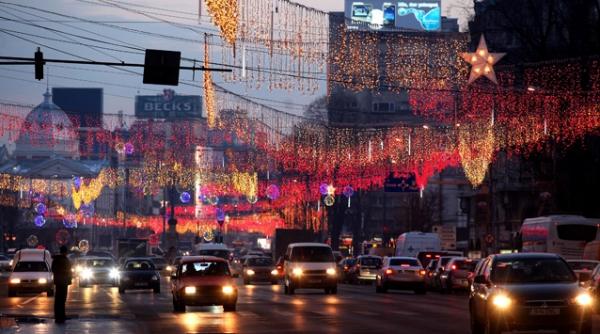 capitala va fi iluminata de sarbatori cu peste 2 5 milioane de beculete ecologice
