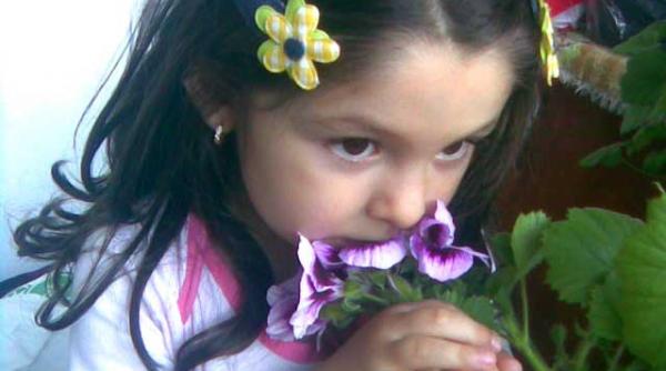 printre copii fara par si cu branula in mana