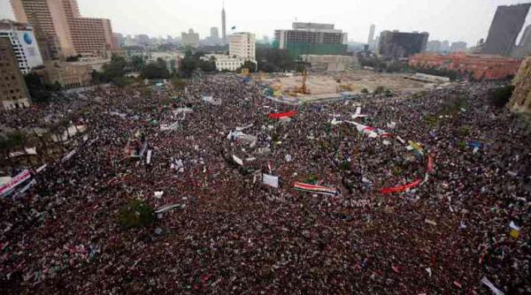 50 000 de oameni protesteaza la cairo in piata tahrir impotriva puterii militare