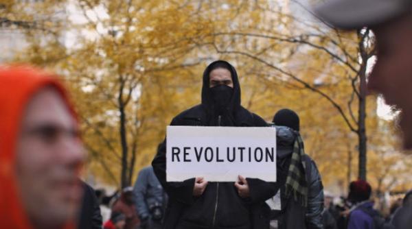 studentii protestatari ai unei universitati californiene pedepsiti cu jeturi de spray iritant video