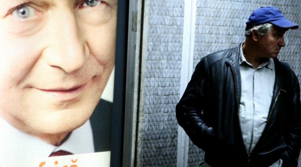 de cate voturi e nevoie pentru suspendarea lui traian basescu ce spune constitutia