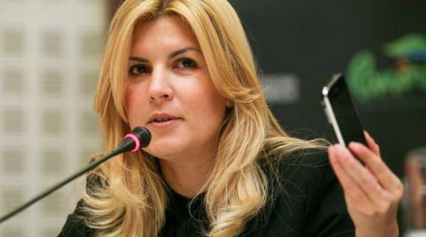 udrea cumpara iphone 4 din bani ue