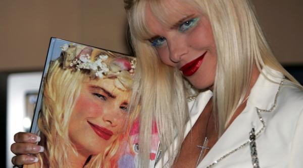 cicciolina revine in politica si aspira la postul de primar al orasului monza